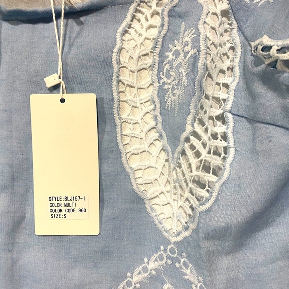 LUCY PARIS NWT STUNNING EMBROIDERED CUTOUT LIGHT BLUE & WHITE LINED TOP  SIZE S - Picture 5 of 15